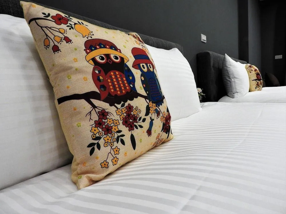 Blue Owl-Hualien No 2396-2397-2398-2399