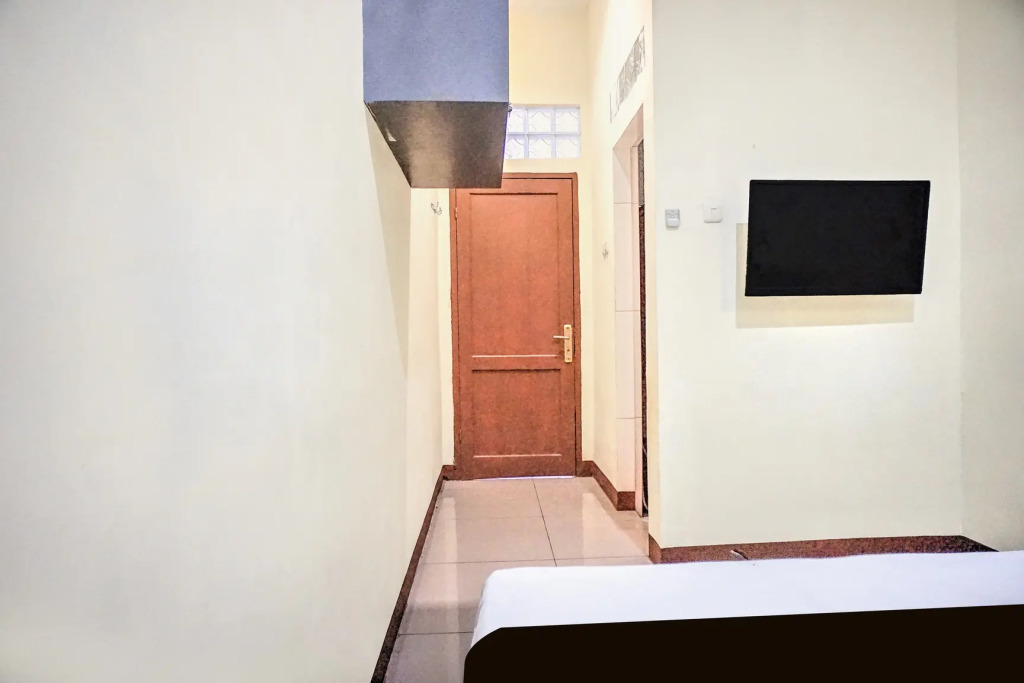 Hotel O Medan near Sun Plaza formerly Medan Baru House