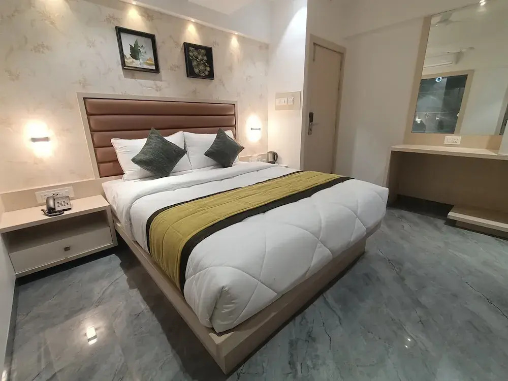 Hotel Pearl Residency Thane