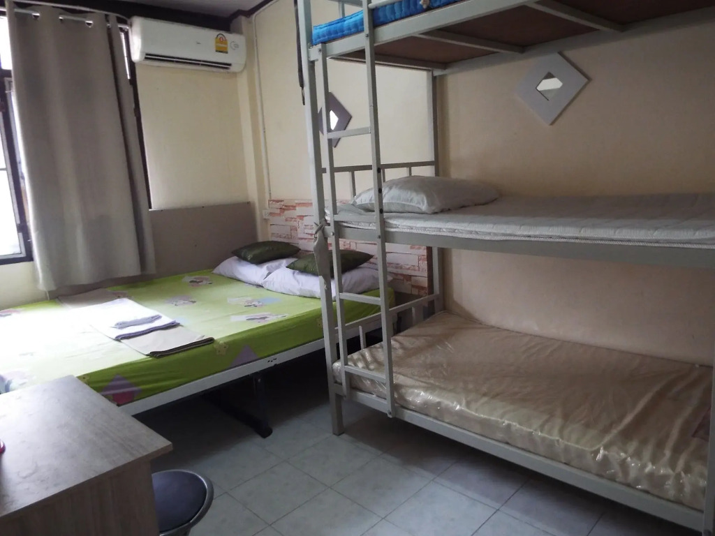 Hostel 24