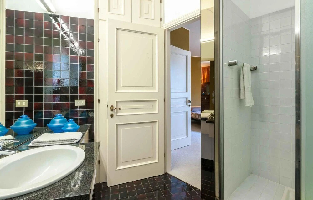 6 Bedroom Nice Home In Rimini