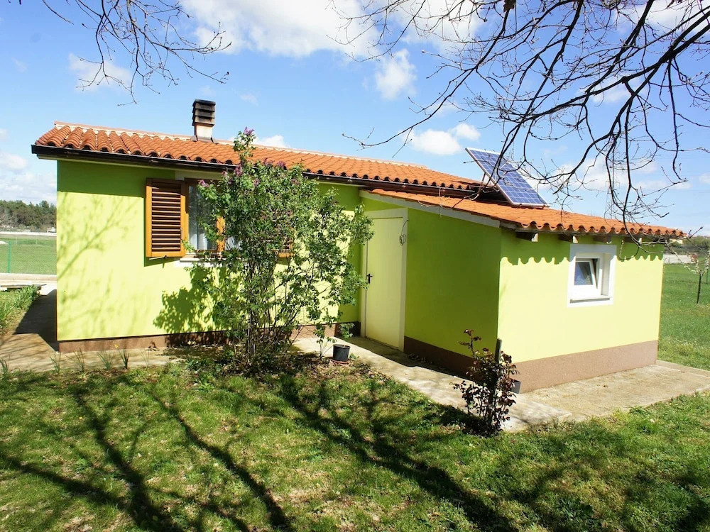 Charming Holiday Home in Pula With Fenced Garden