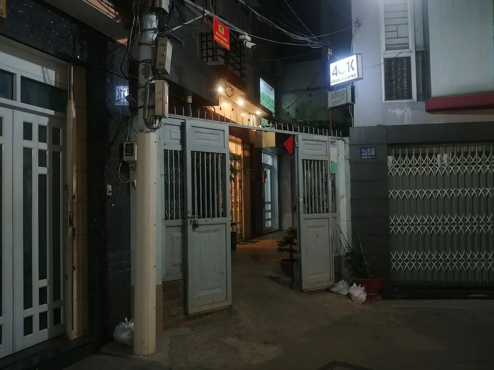 40K Four Of A Kind Hostel