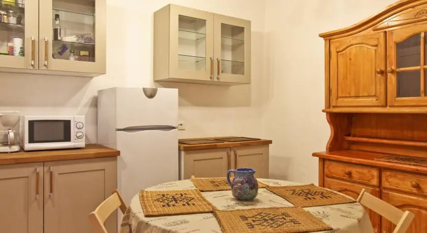 Room in apartment - Rue Droite
