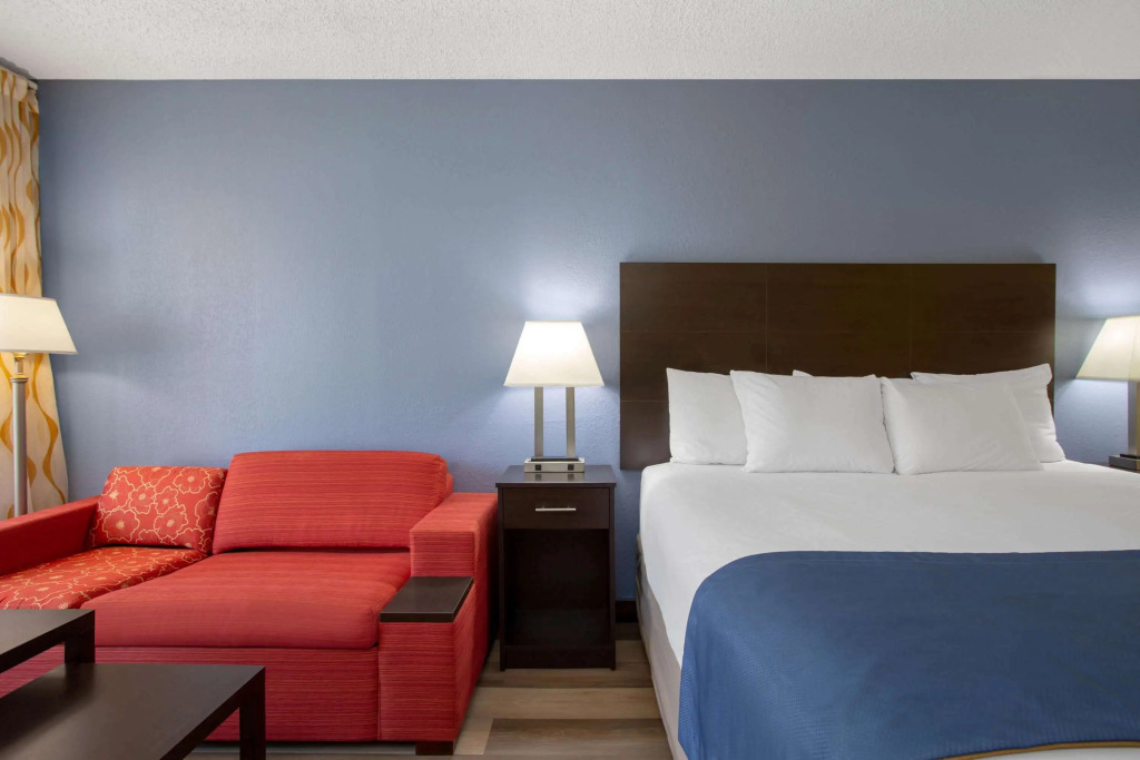 Days Inn by Wyndham Greensboro Airport