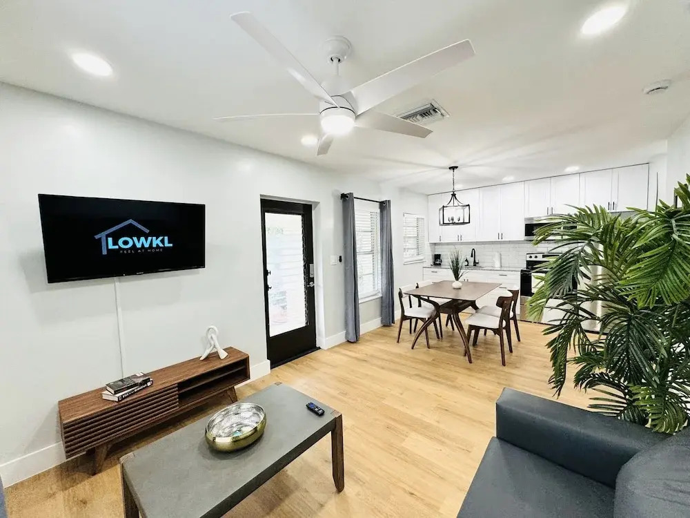 Progresso Apartments & Homes by Lowkl