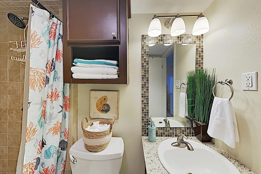 New Listing! Gulf , Steps To Sand & Waterpark 1 Bedroom Condo