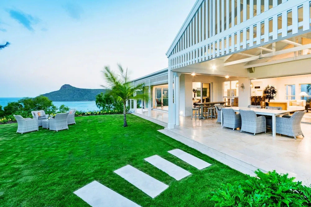 Whitehaven Luxury 5 Bedroom 5 Bathroom House Ocean View With 2 Golf Bu