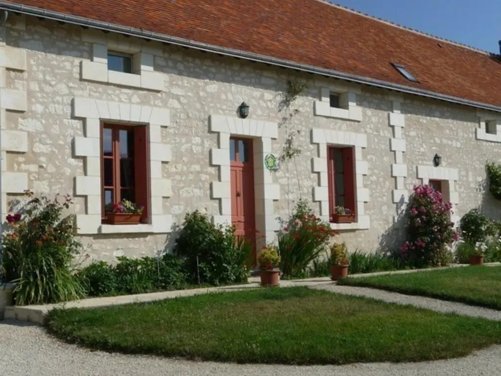 Gîte Tourangeau près de Loches avec Cheminée et Jardin - FR-1-381-40