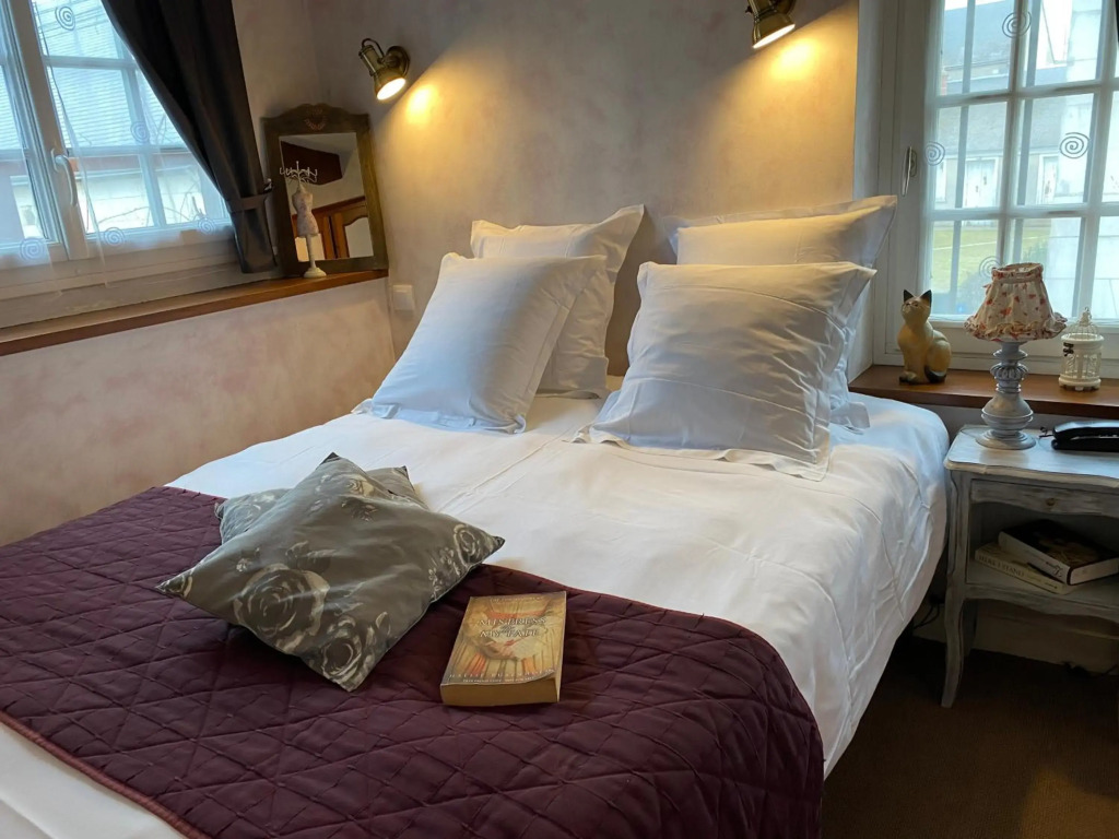Logis Hôtel Auberge De Lecole