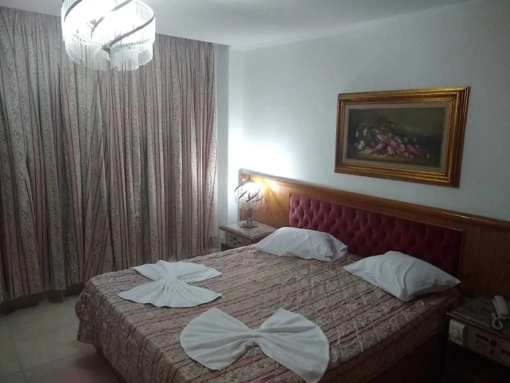 La Guardia Hotel