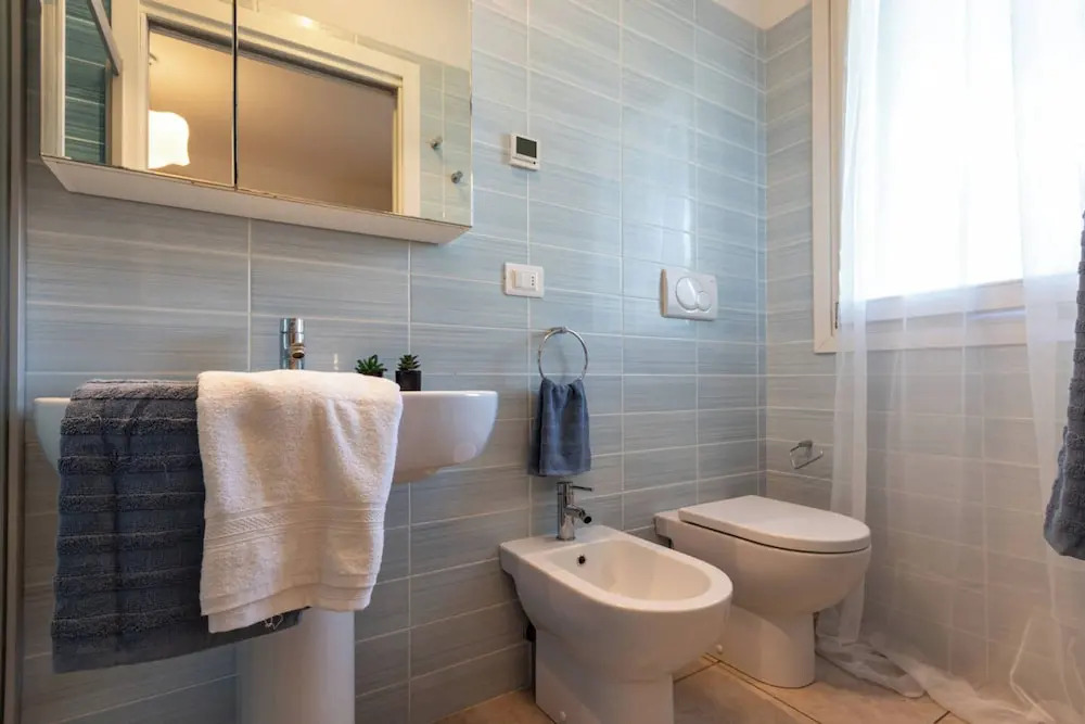 Pool View Apartment With Private Enclosed Garden