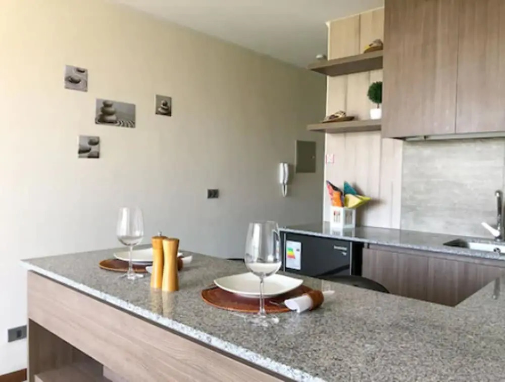 Charming Studio - w/Mountain View, Pool, & Gym