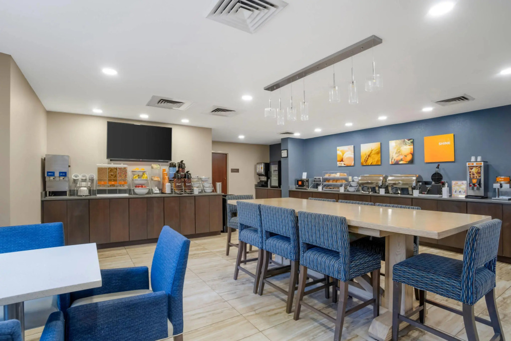 Comfort Suites near Birkdale Village- Huntersville