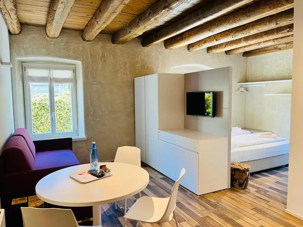 Albola Suite Holiday Apartments