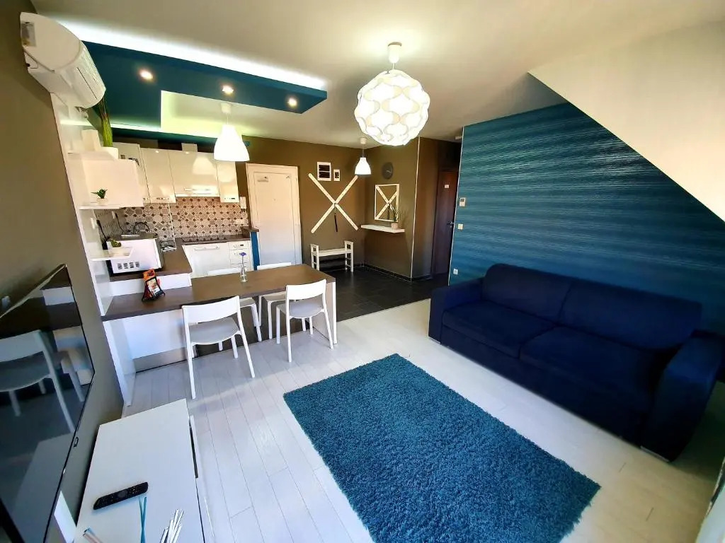INTRO Apartman
