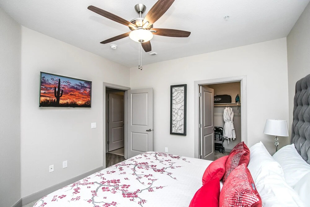 Rooftop Pool-Close 2 Shops-Dining-C4419