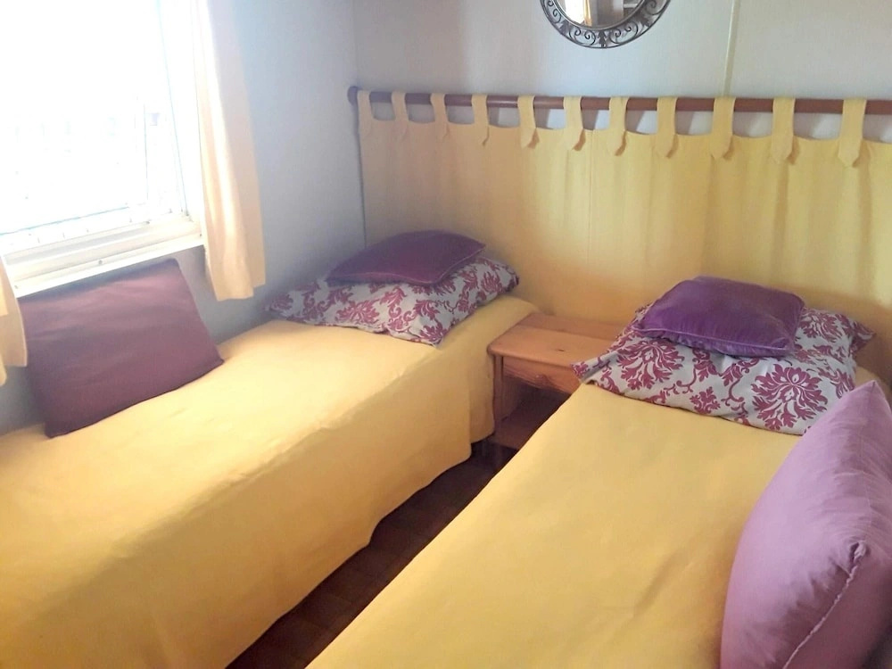 Bungalow With 2 Bedrooms in Pordic, With Enclosed Garden and Wifi
