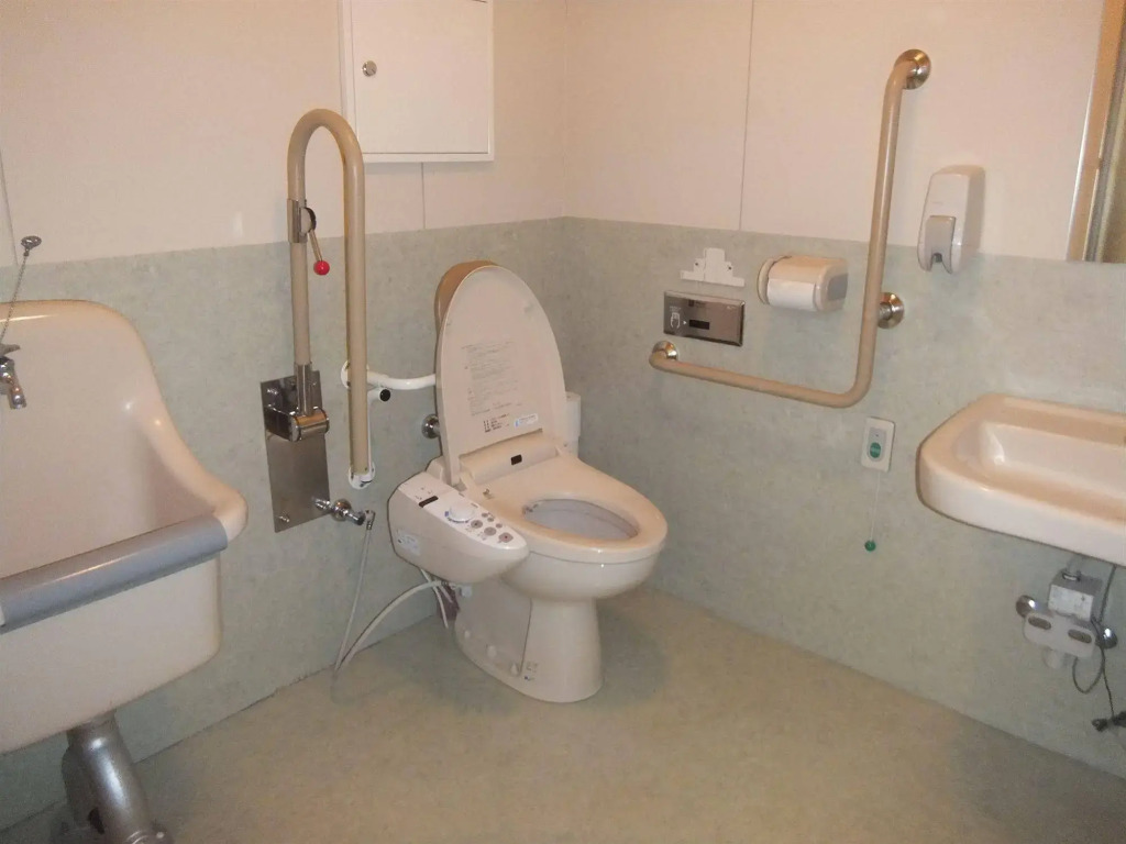 Hidamarinoyu Flop House - Hostel