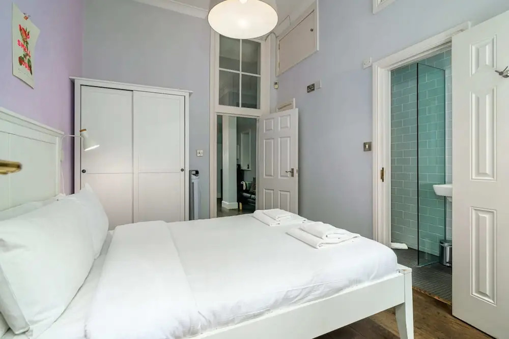 Modern En-Suite Flat - near Islington High Street