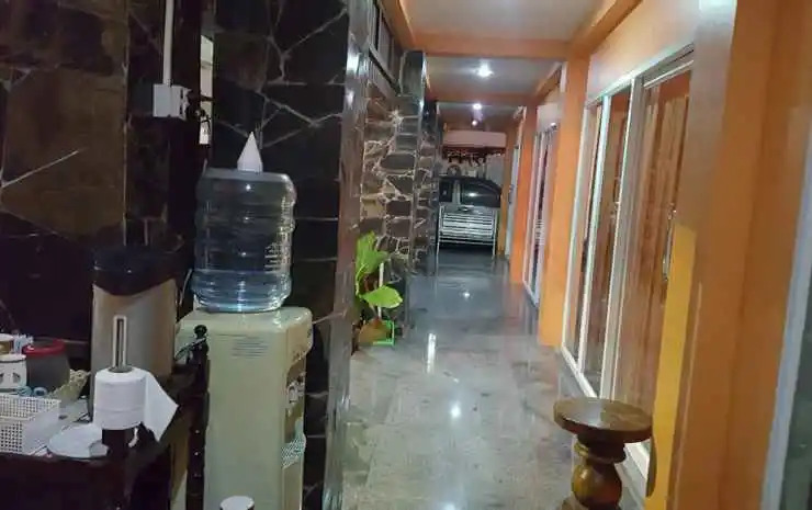 B and B Hotel