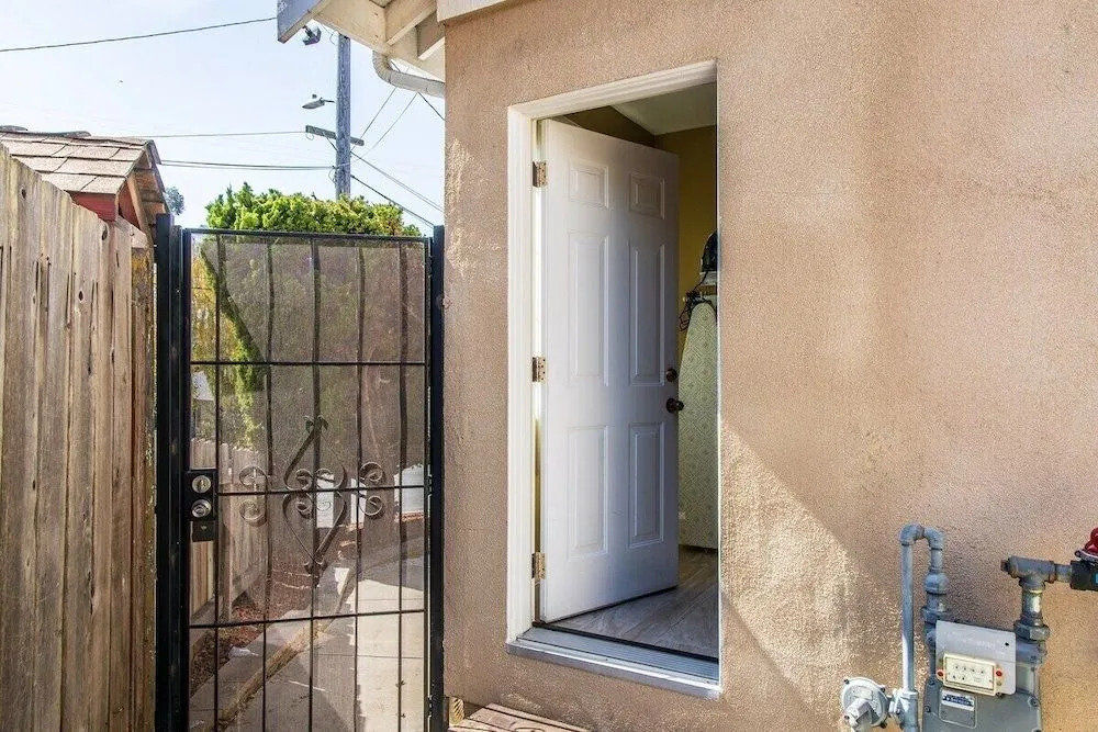 Charming Studio in Hayward