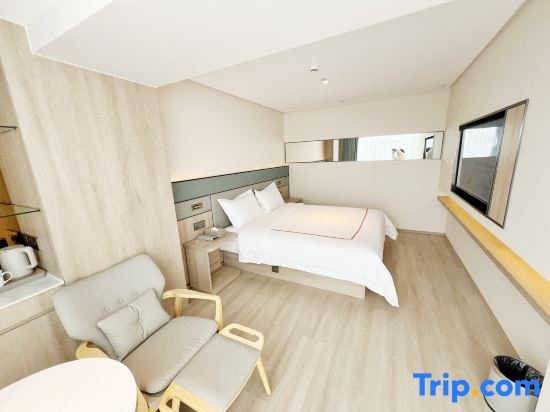 Xichang Wetland Sunshine Hotel