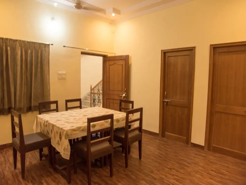 OYO 11933 Home Classic 3BHK near Geetanjali Hospital