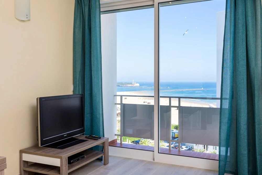 Apartment with One Bedroom in Portimão, with Wonderful Sea View, Terrace And Wifi - 10 M From the Beach