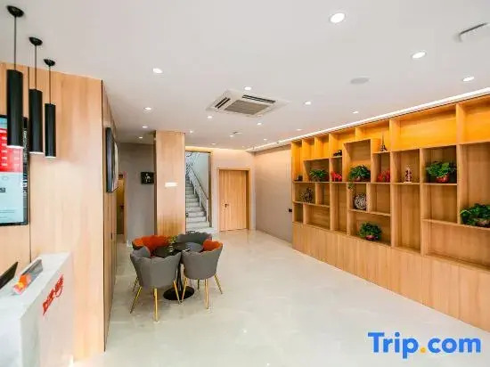 Junyi selected hotel (Hohhot University East Street store)