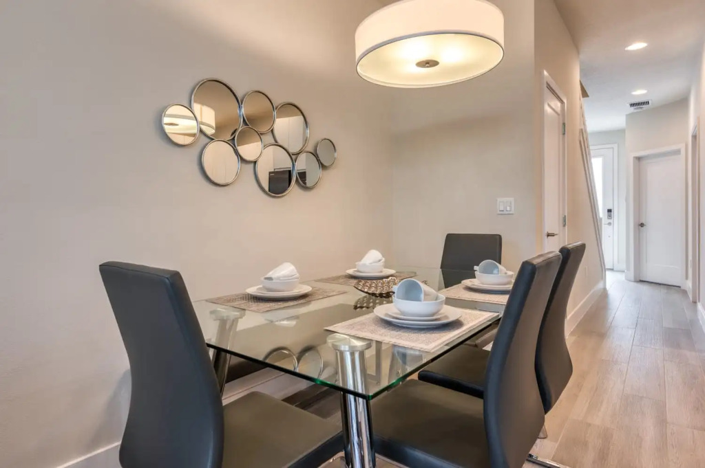 Comfortable Townhome with private pool near Disney