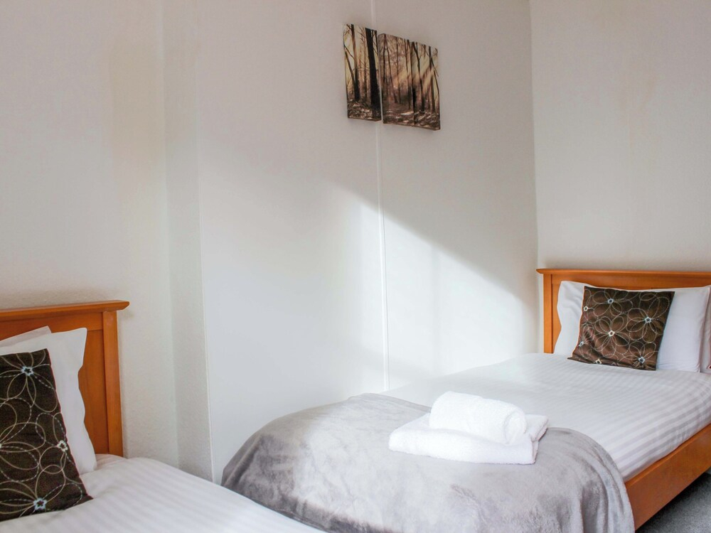 Castleview Apartment, 21 South Embankment