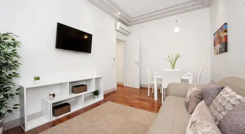 Friendly Rentals Stella