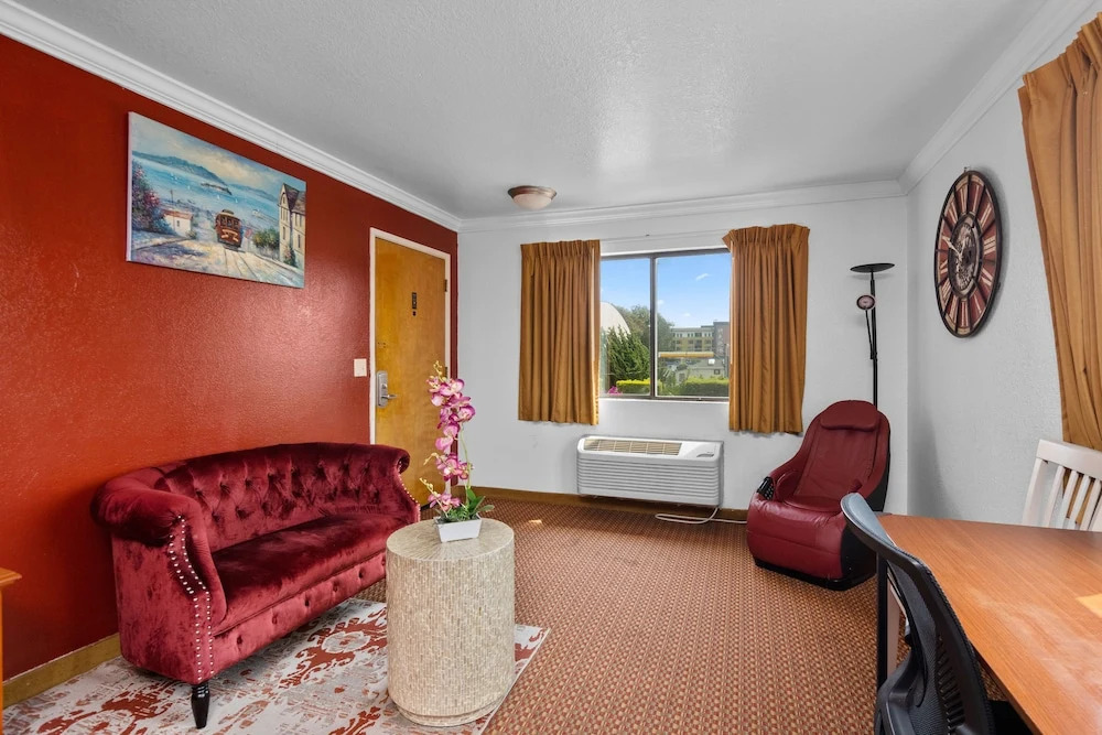 Americana Inn Motel