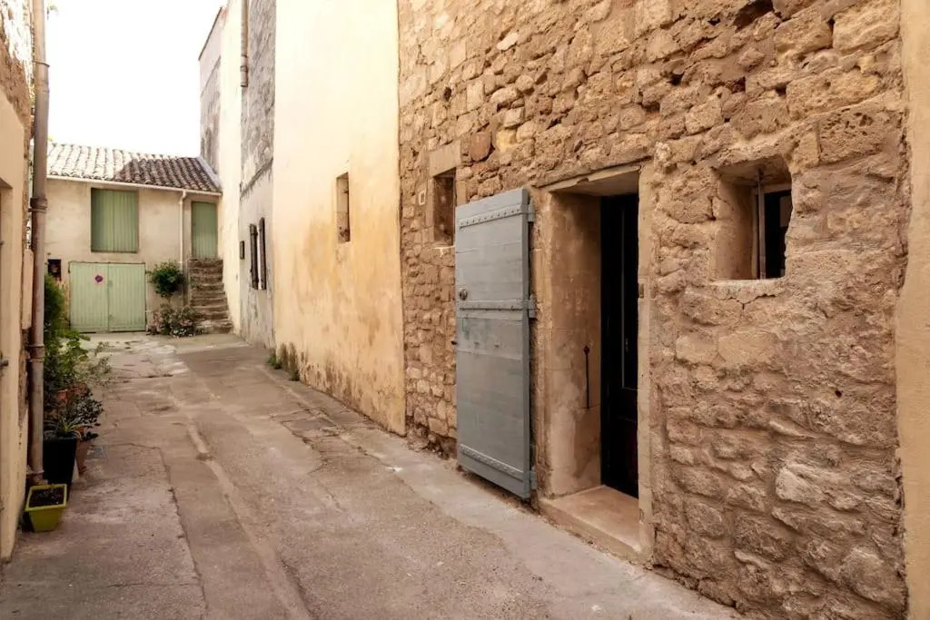 Jolie maison de ville rénovée à 50m des Arènes