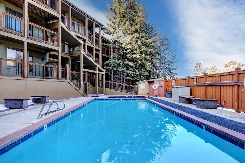 Snowcrest 317 2 Bedroom Condo by RedAwning