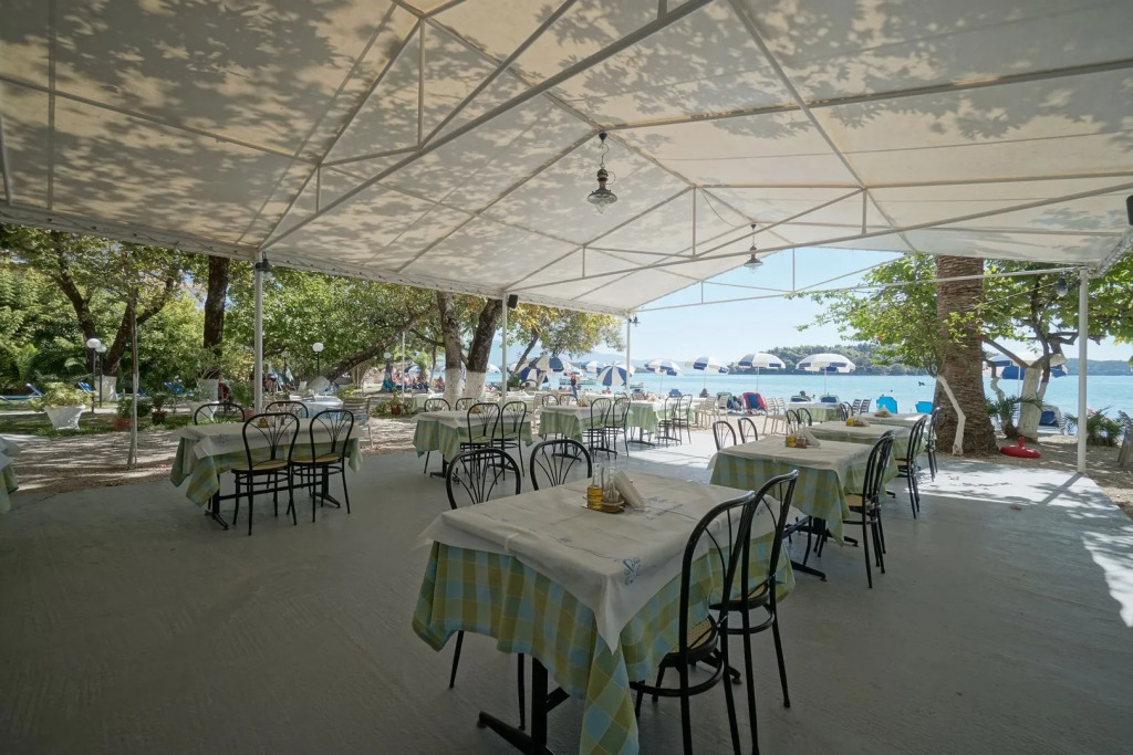 Avra Beach Hotel
