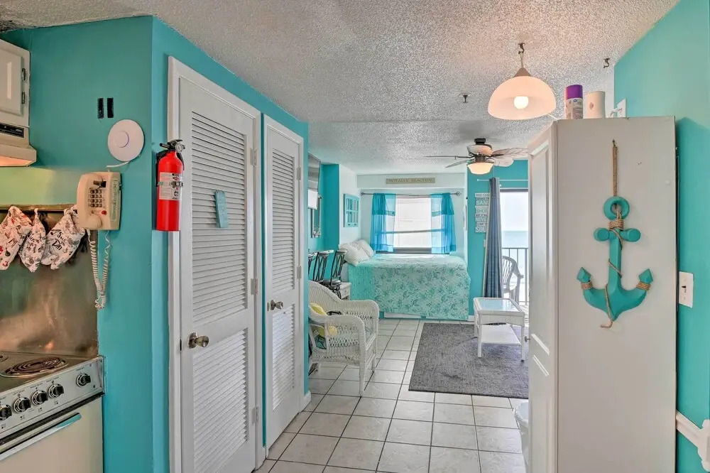 Lovely Resort Studio w/ Balcony & Ocean Views