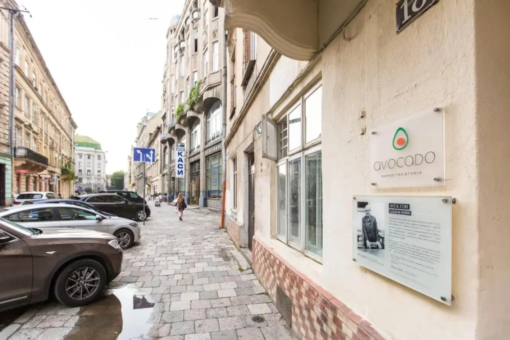 SoVA apartment str Gnatyuka 18