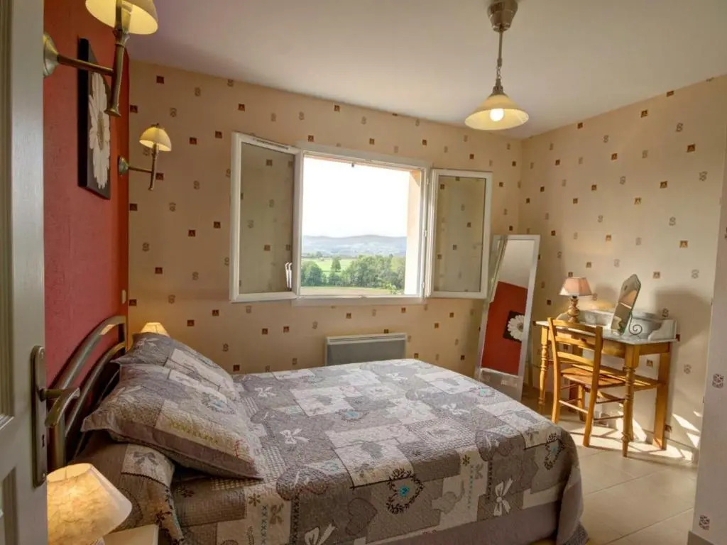Gîte à Saint-Forgeux-Lespinasse avec Terrasse et Animaux Bienvenus - FR-1-496-37