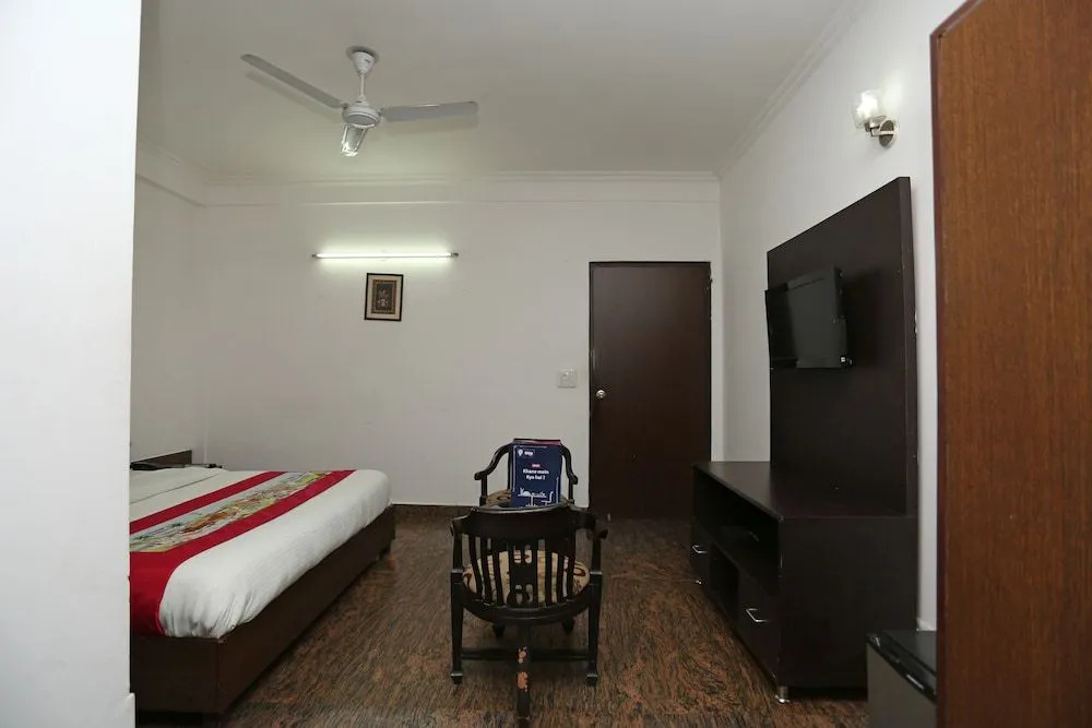 OYO 474 Hotel VM Residency