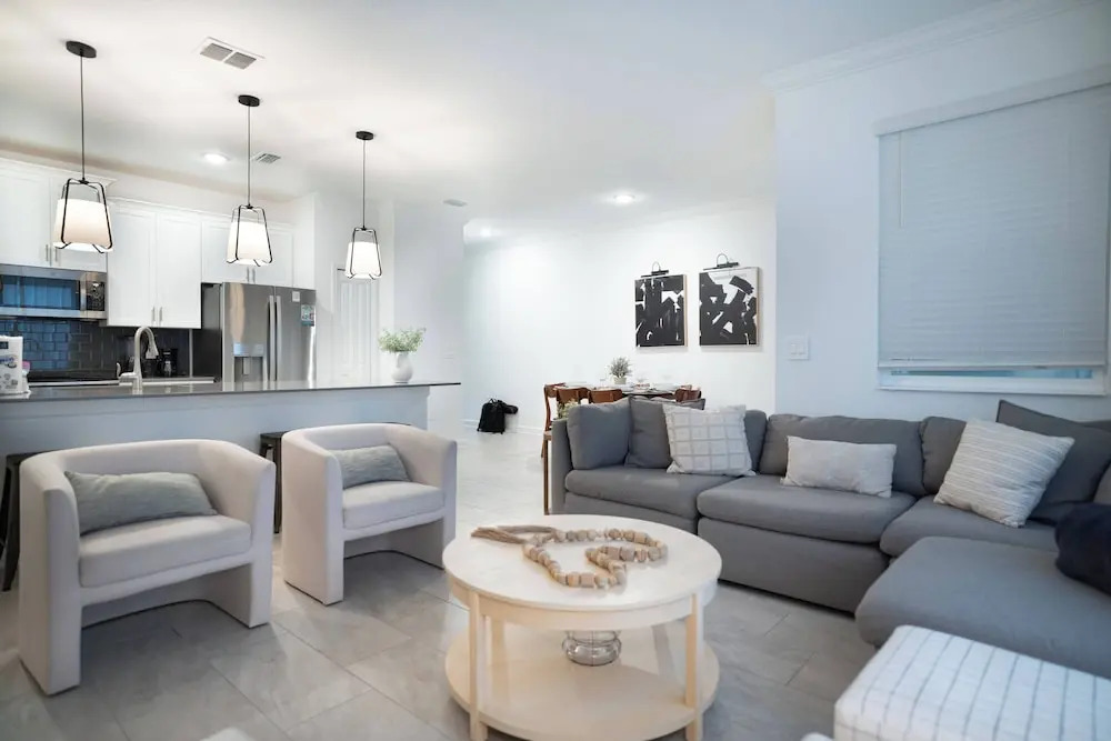 4BR Luxury Home at Champions Gate With Pool