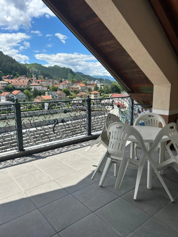 Apartmani prenj 1 i 2 centar