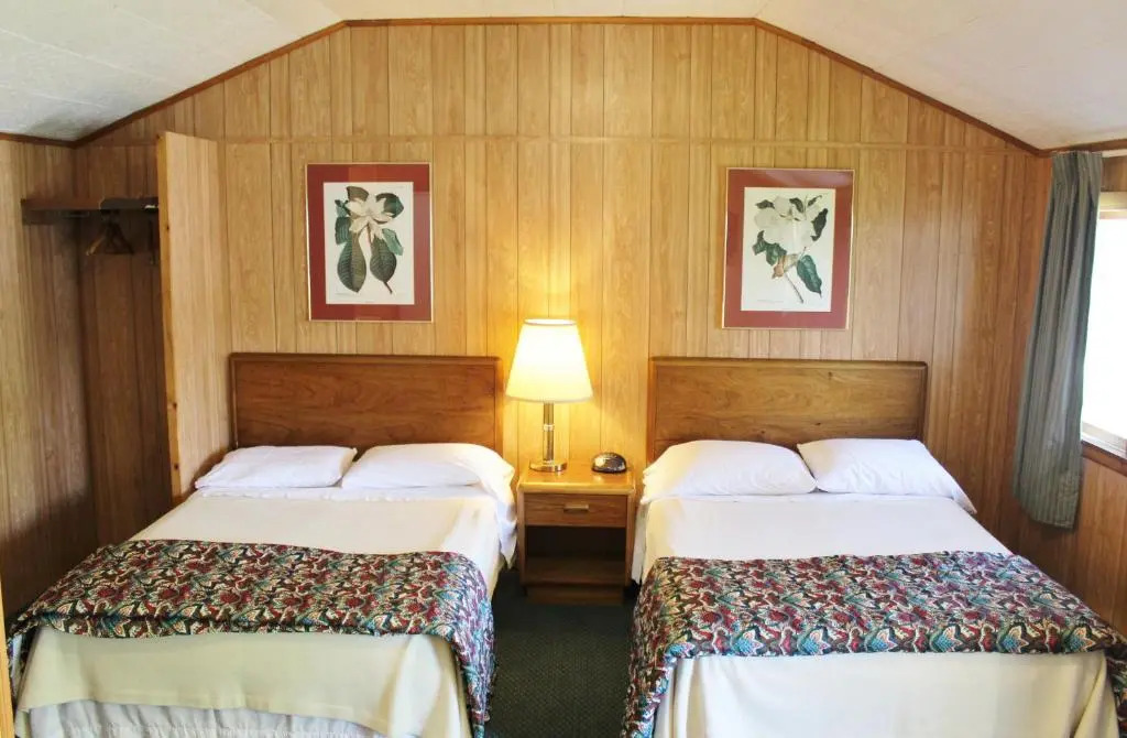 Barberry Court Motel &Cabins
