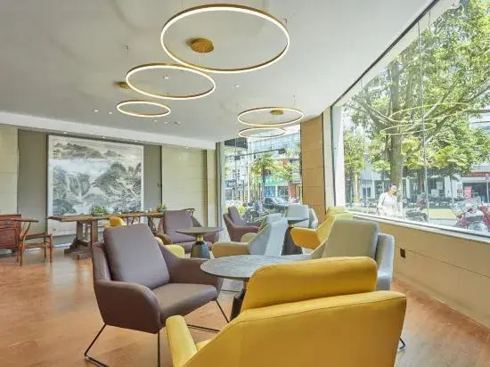 Shiji Xinghe Hotel (Huangshan Tunxi Old Street)