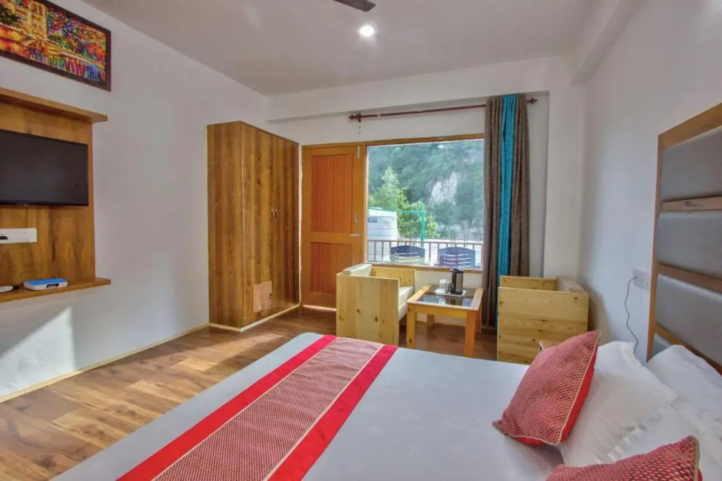 Hotel beas river retreat