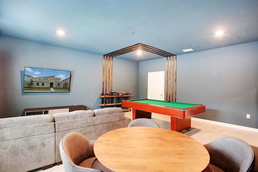 9BR Villa with Game Room & Theater