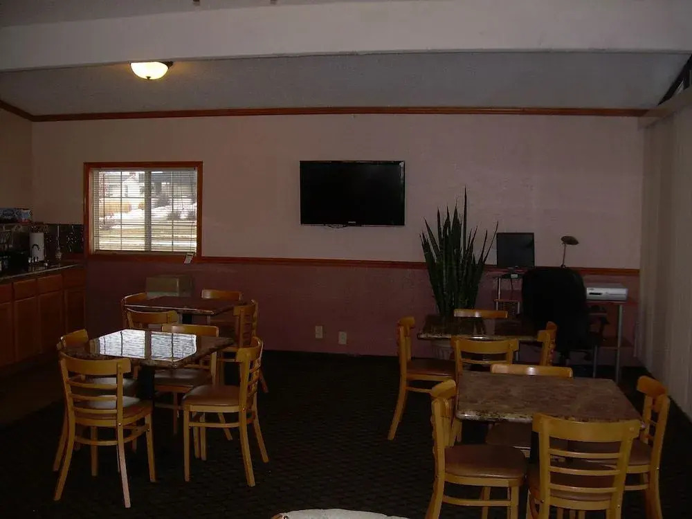 83 motel