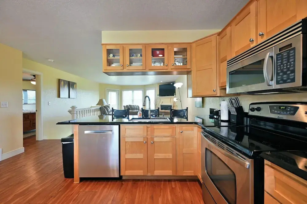 Unit 109 2 Bdrm/ 2 BA