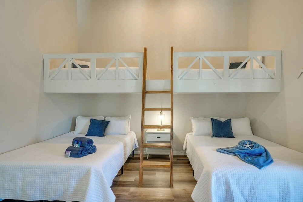 2 Units at Horizon South Resort! Walk to Beach